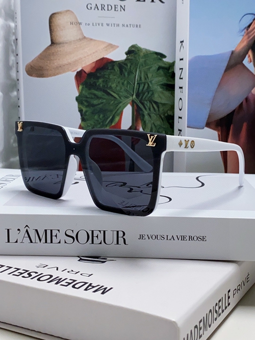 ルイヴィトンサングラス正面デザイン